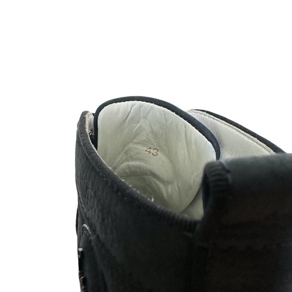 ❤️SOLD❤️Christian Louboutin Sneakers - Picture 13 of 14